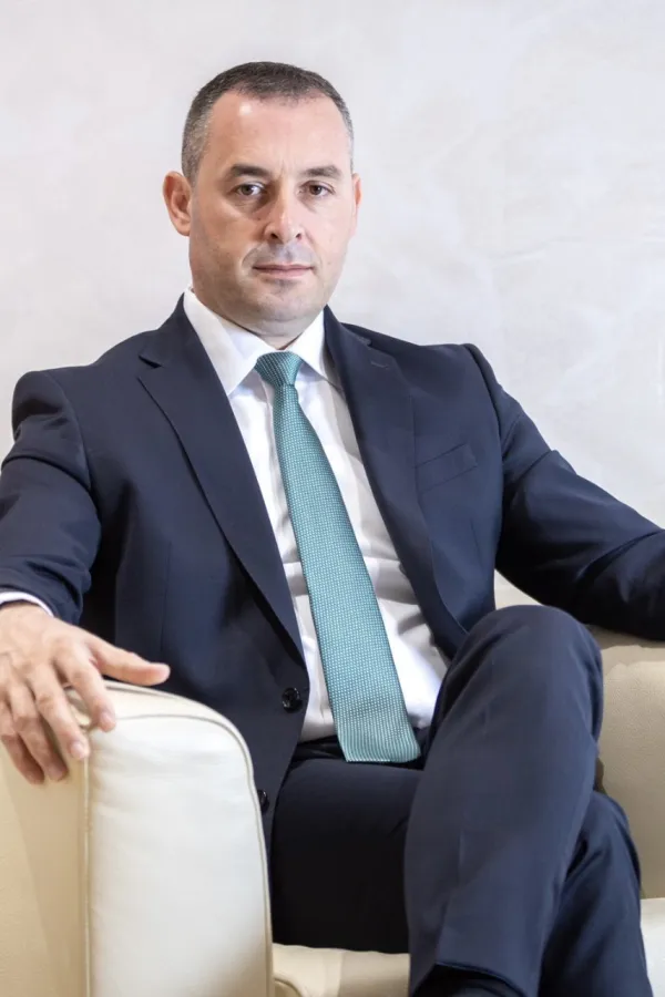 Odsustvo &Scaron;ćekića nagovje&scaron;tava novi raskol