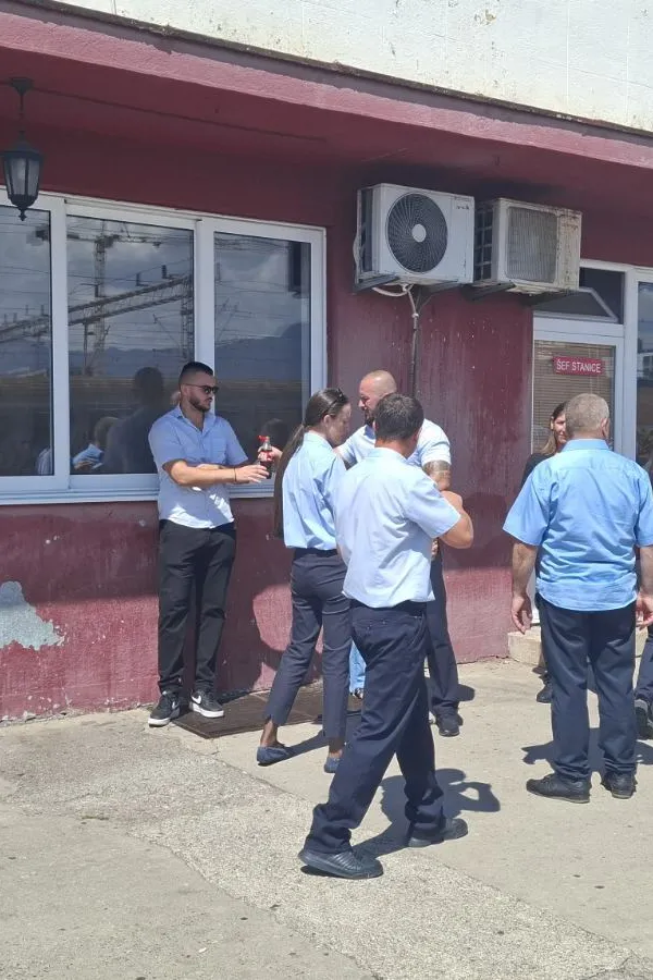 &Scaron;trajkači odbili plate od 1.045 do 1.208 eura, Bo&scaron;ković pozvala policiju i tužila&scaron;tvo da reaguju