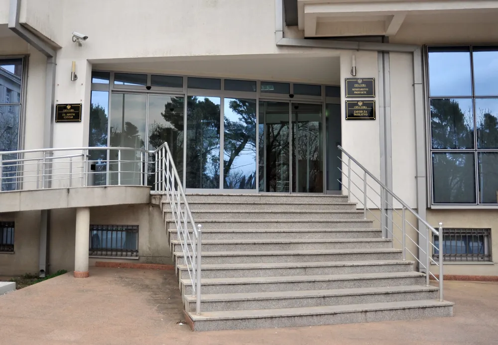 MPNI preporučilo &scaron;kolama odlaganje ekskurzija u Srbiju