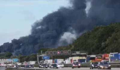  Veliki požar u Hamburgu: Eksplozije potresle industrijsku zonu