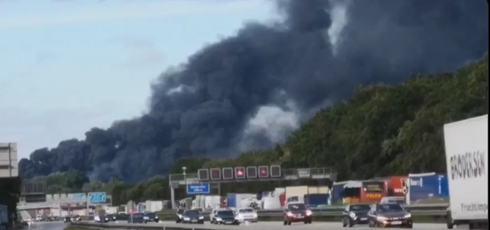  Veliki požar u Hamburgu: Eksplozije potresle industrijsku zonu