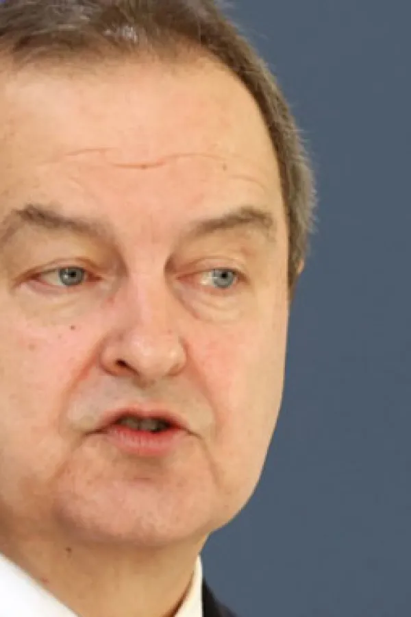 Dačić: U toku identifikacija demonstranata koji su napali policiju