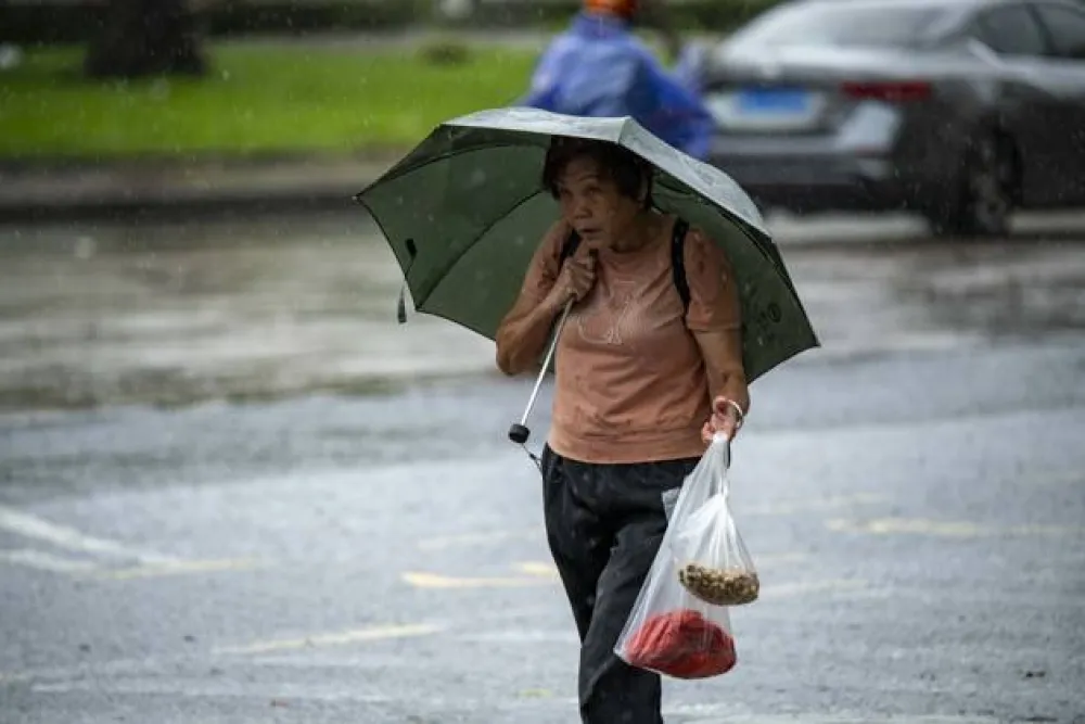 Broj poginulih u poplavama u Vijetnamu povećao se na sedam, jedna osoba poginula na Tajlandu
