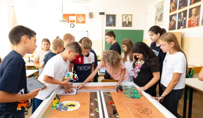 Kompanija MTEL održala je radionice robotike za učenike osnovnih &scaron;kola u Bijelom Polju, Beranama i Pljevljima 