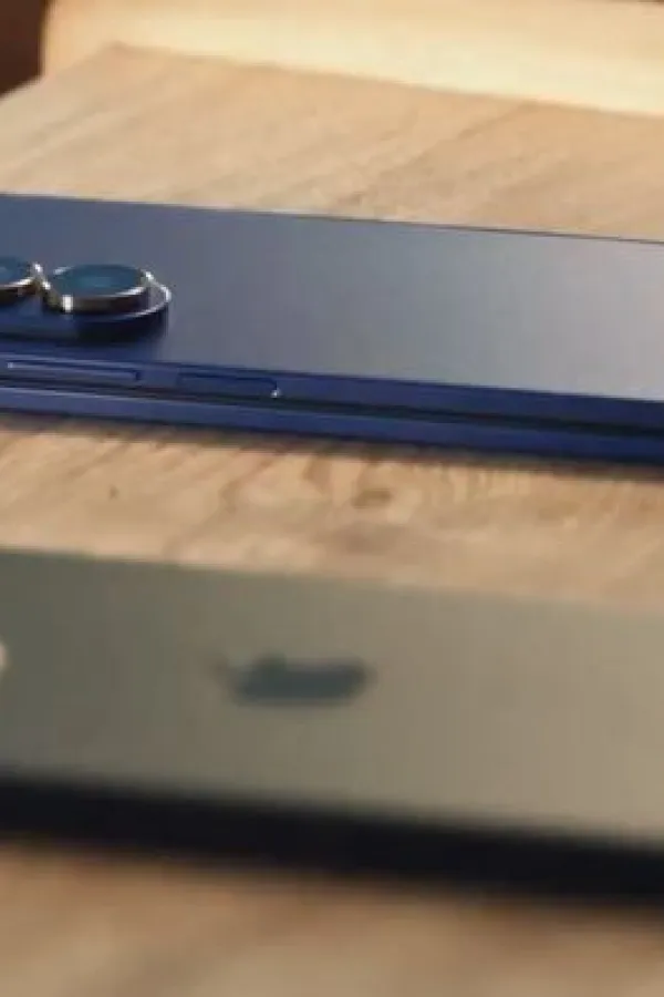 (VIDEO) Ljuti konkurenti: Samsung potkačio iPhone u novoj reklami