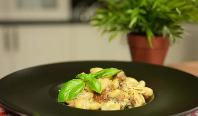 Tjestenina u kremastom sosu od pečuraka