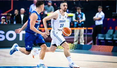 Sa meča Izrael - Island