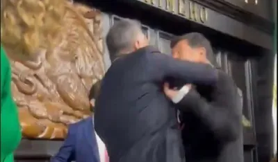 (VIDEO) Žestoka tuča u meksičkom parlamentu