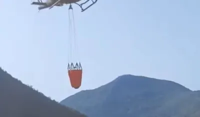 (VIDEO) Dva helikoptera gase požar na Brajićima, teren izuzetno nepristupačan
