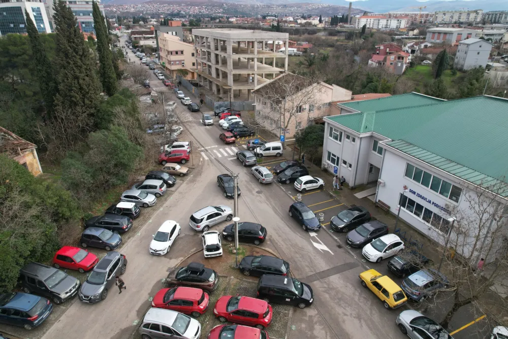 Od 1. septembra postavljanje "kandži" za nepropisno parkirana vozila