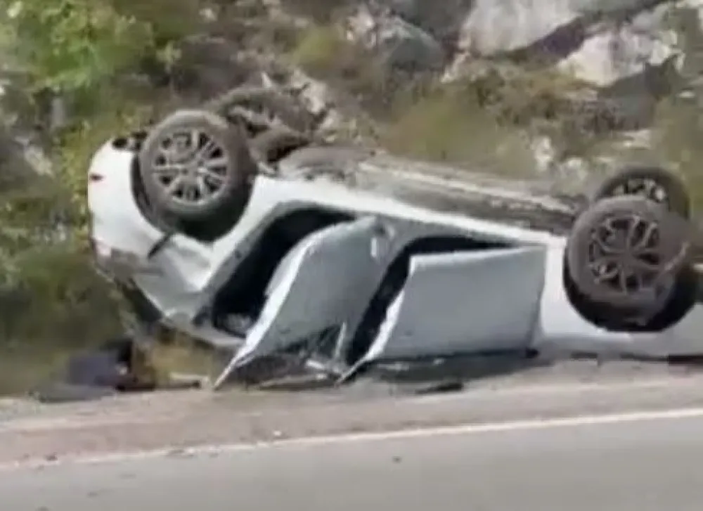 Udes kod tunela Mekavac, prevrnulo se vozilo