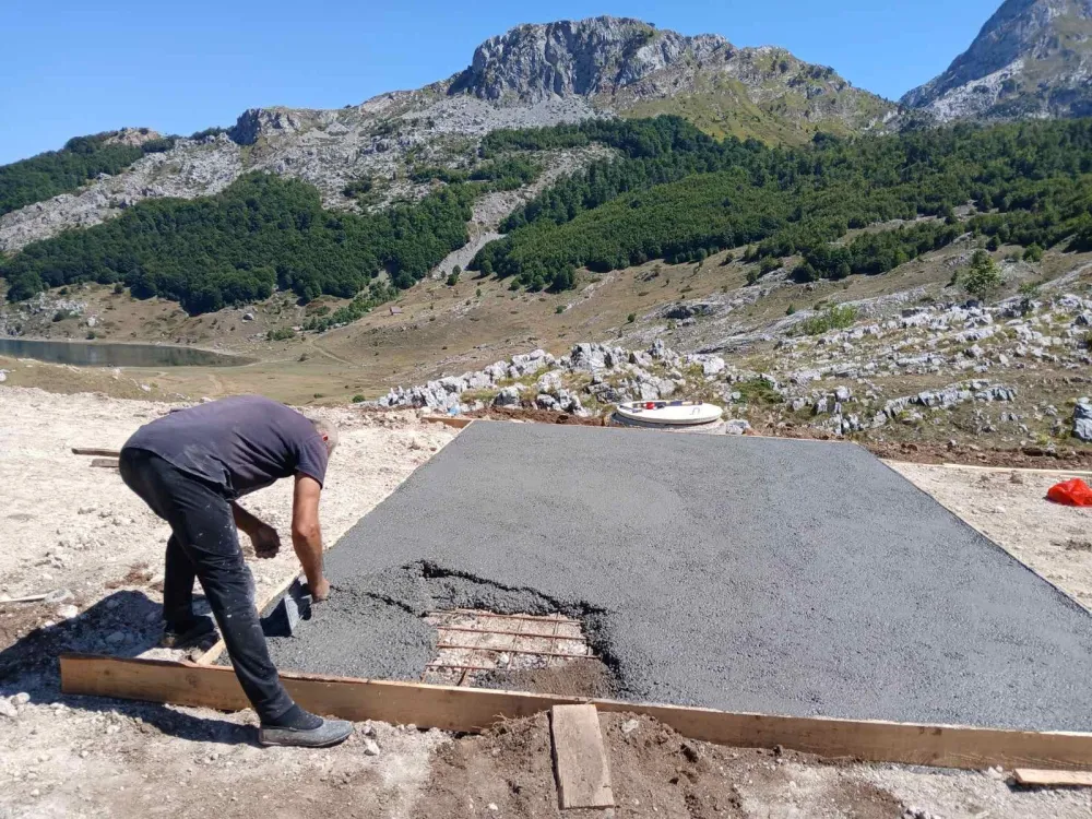 Uređuju okolinu Rikavačkog jezera