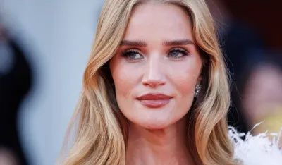 (FOTO) Rouzi Hantington Vajtli odu&scaron;evila u Veneciji