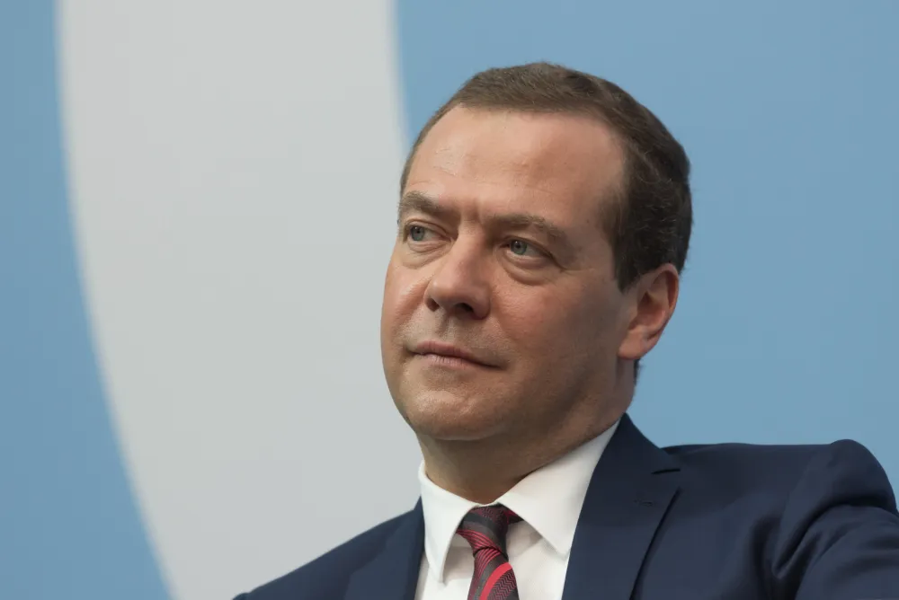 Medvedev: Izvje&scaron;taji o ruskim akcijama lo&scaron;e vijesti za Merca i Makrona