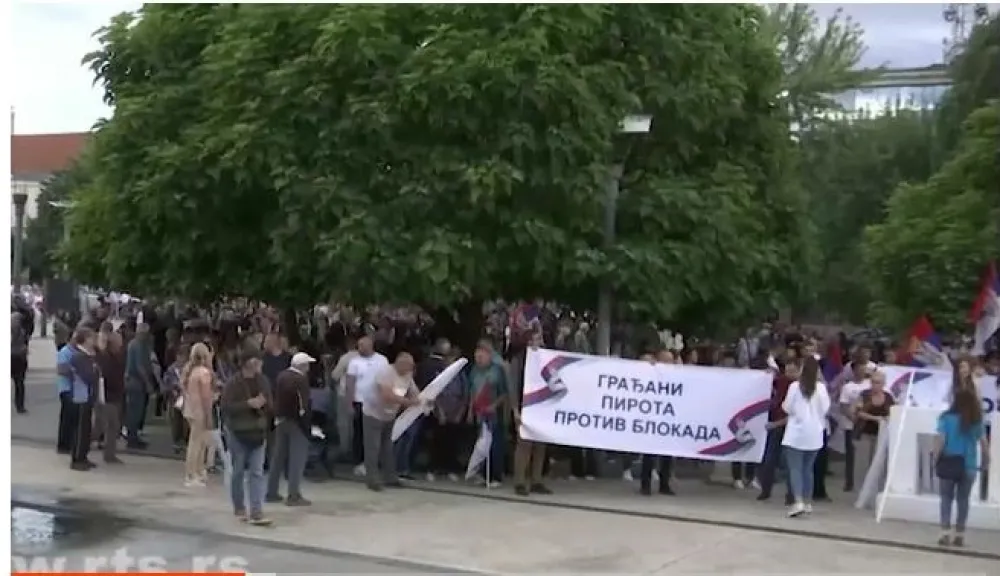 Okupljanja pristalica vlasti u vi&scaron;e gradova Srbije pod sloganom "Građani protiv blokada"