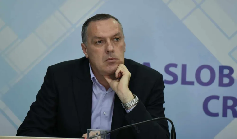 Božović: Vlada mora da se okrene prosvjetnim radnicima