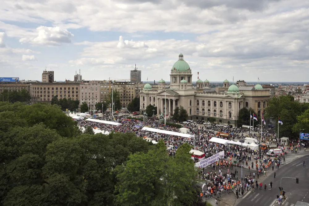 Danas veliki protest u Beogradu: Svi smo ispod nadstre&scaron;nice