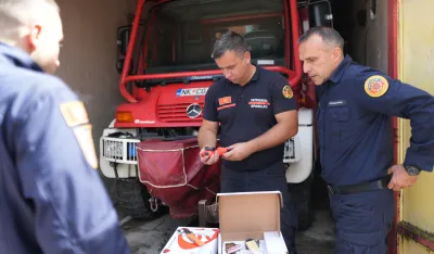 (FOTO) MaxBet donira opremu Službi za&scaron;tite i spa&scaron;avanja Nik&scaron;ić