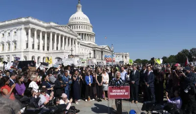 Epstajnove žrtve sastavljaju spisak njegovih saradnika: "Krivci za&scaron;tićeni jer su bogati i moćni"