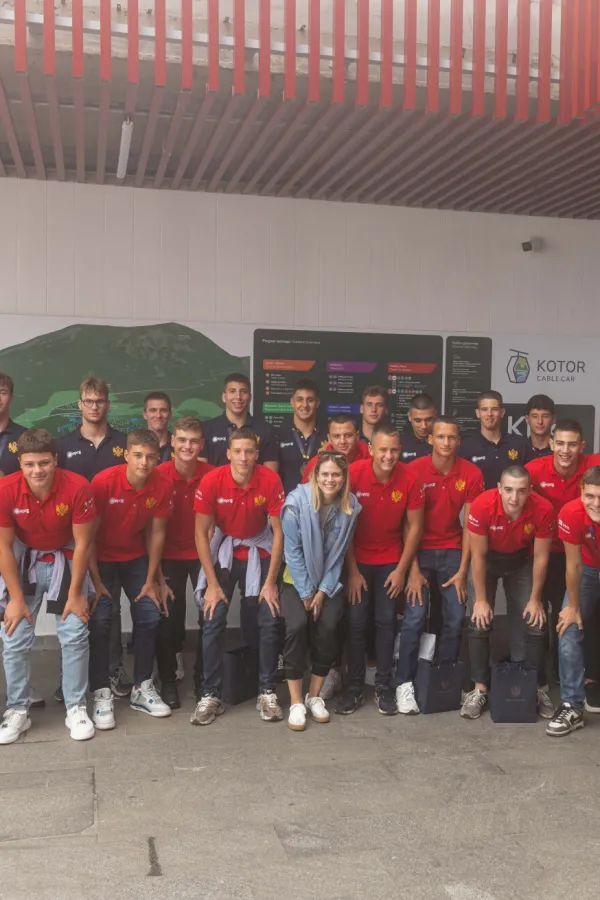 (FOTO) Zlato i bronza mladih vaterpolista na vrhu Lovćena