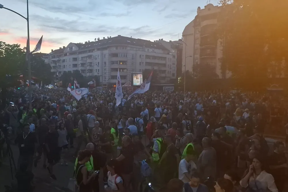  Protest "Srbijo, da li se čujemo": Hiljade ljudi u Novom Sadu, okupljanja &scaron;irom zemlje