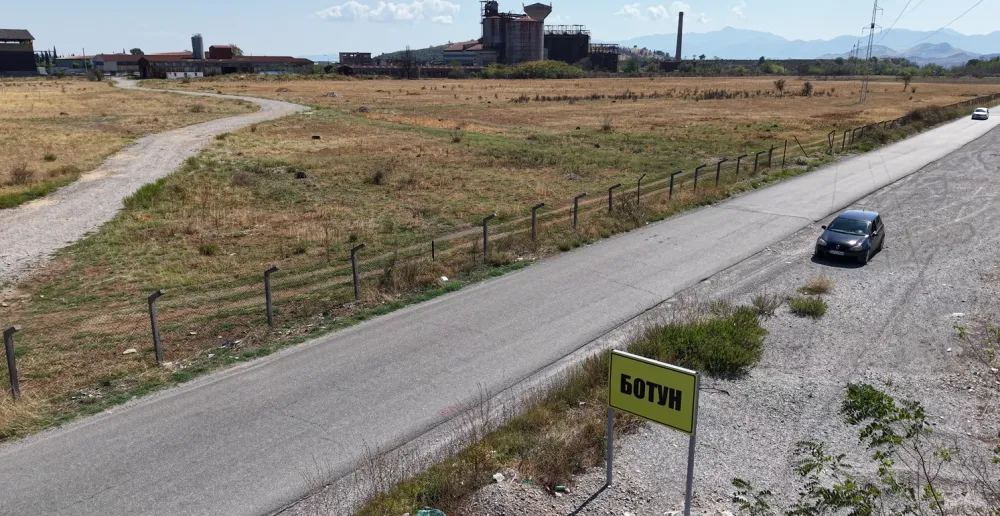 (VIDEO) Op&scaron;tina Zeta u parlamentu zabranjuje gradnju kolektora u Botunu