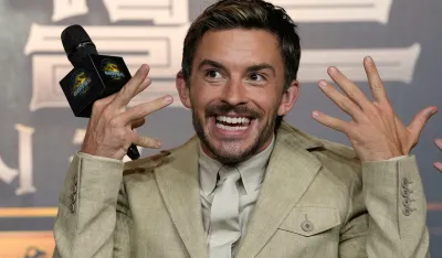 Džonatan Bejli napu&scaron;ta glumu