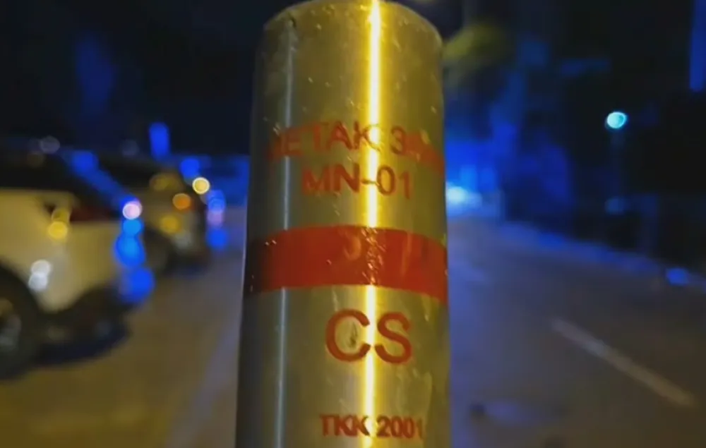 Studenti PMF analiziraju hemijska sredstva koje je policija bacala na građane u Novom Sadu