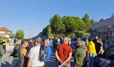 Trosatna blokada saobraćaja na Kru&scaron;evom Ždrijelu