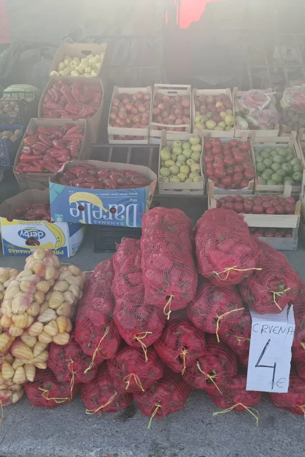 Džak crvenih paprika četiri eura