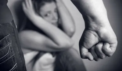 Kola&scaron;inac osumnjičen da je partnerku udario &scaron;akom u glavu