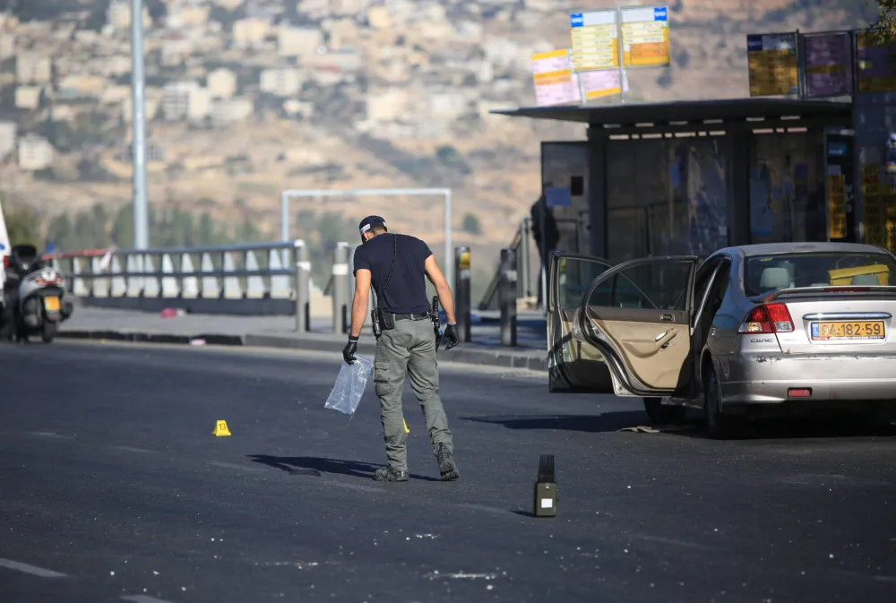 (VIDEO) Stravičan napad u Jerusalimu: U&scaron;li u autobus i počeli da pucaju u putnike