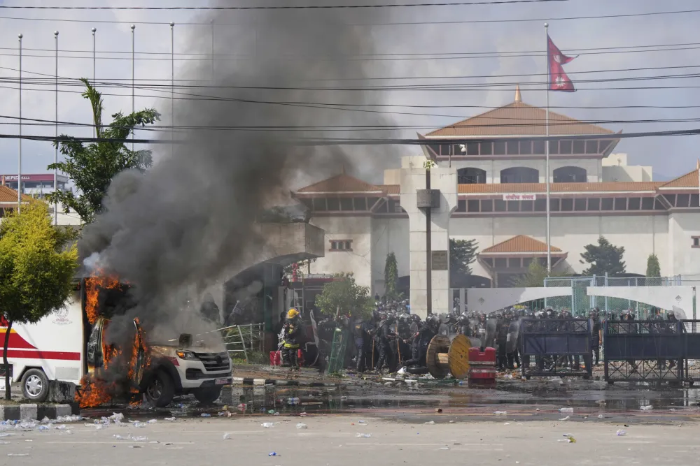 (FOTO) Haos u Nepalu zbog zabrane dru&scaron;tvenih mreža, policija ubila 10 demonstranata