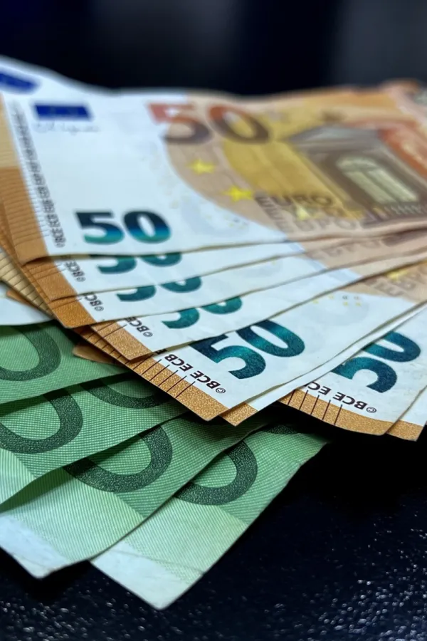 Državljanki Rusije 1525 eura zbog naru&scaron;avanja javnog reda i mira