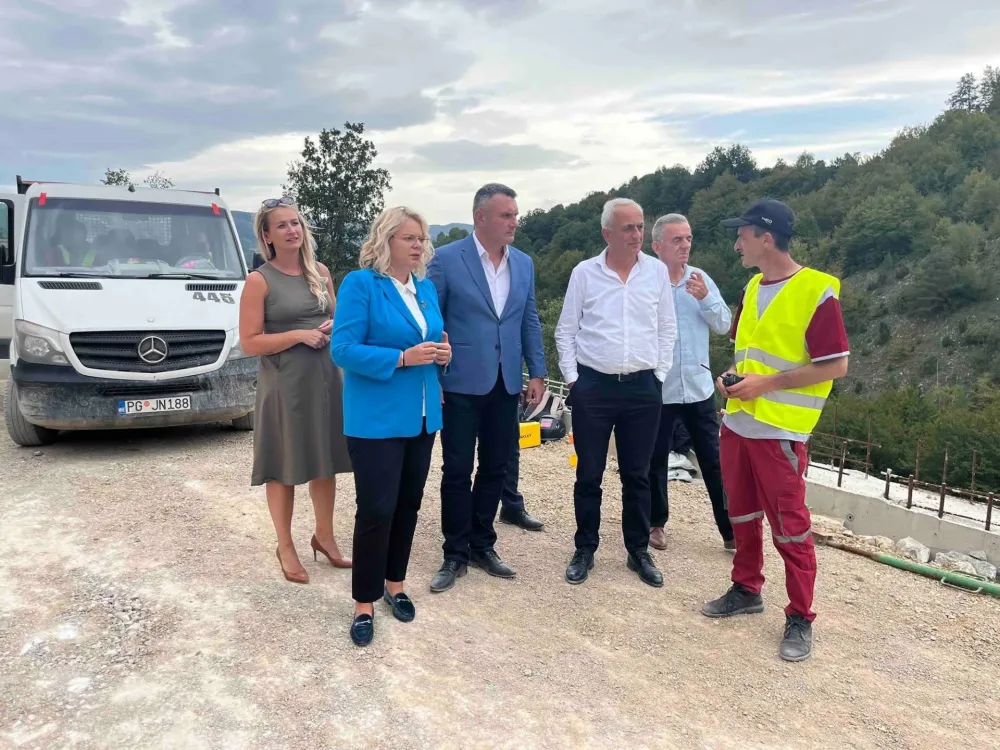Vukićević sa saradnicima obi&scaron;la radove u Op&scaron;tini Pljevlja: Sjever Crne Gore biće značajno bolje povezan sa ostatkom države