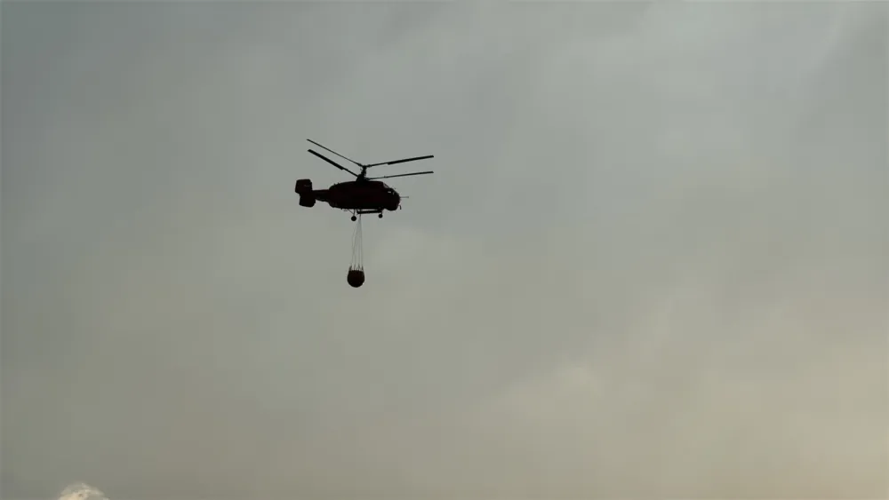 Tri letjelice MUP-a za ga&scaron;enje požara i dalje van upotrebe: Servis helikoptera zakazali usred požarne sezone