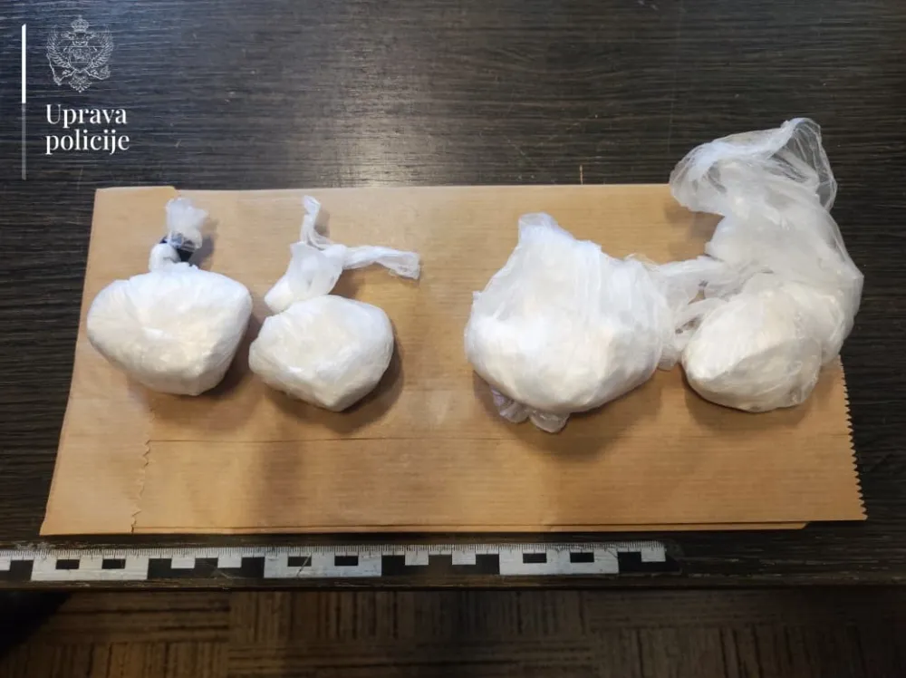 Uhap&scaron;en Podgoričanin, pronađeno preko 130 gr kokaina namijenjenog uličnoj prodaji