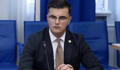 Ministar unutra&scaron;njih poslova saslu&scaron;an u VDT-u u Podgorici: &Scaron;aranović predao dokaze o ubistvu Gorana Žugića