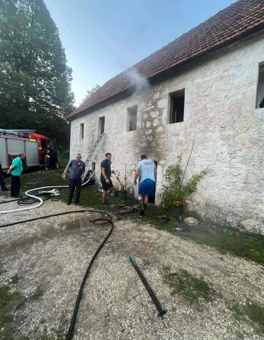 Požar na kući u selu Petnjica