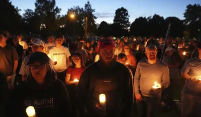 (FOTO) Hiljade Amerikanaca odalo počast Čarliju Kirku