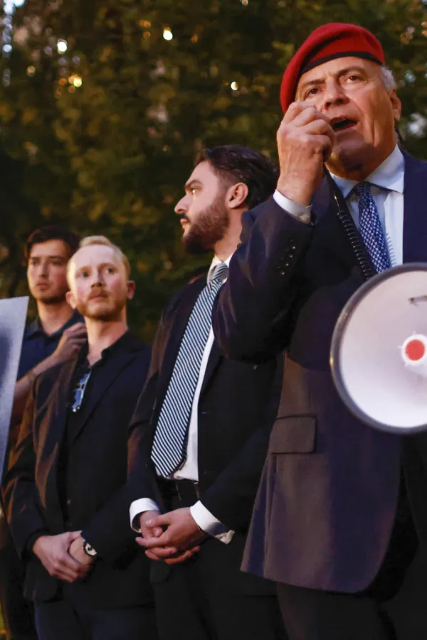 Otkazi u SAD, Neki slave neki hvale