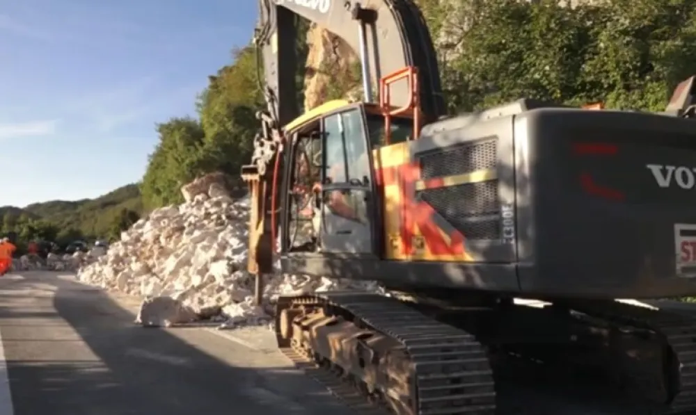 (VIDEO) Put Cetinje &ndash; Budva prohodan najvjerovatnije do kraja dana