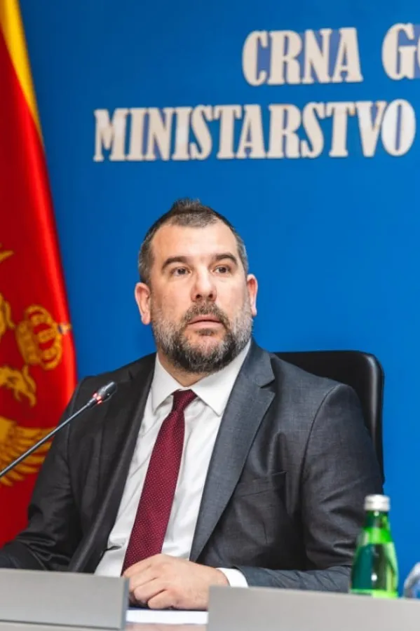 Civilno dru&scaron;tvo: Ministar odbrane mora obezbijediti jednak pristup svim medijima