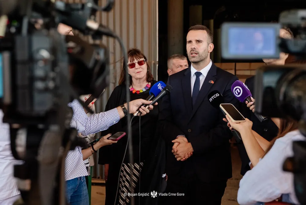 Spajić: Odluka Krapovića lo&scaron;a poruka medijima;&nbsp;Vlada će izaći u susret građanima Botuna