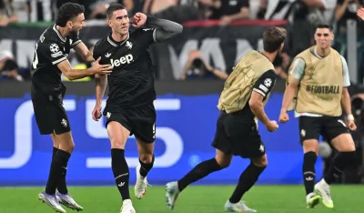 Du&scaron;an Vlahović dvostruki strijelac