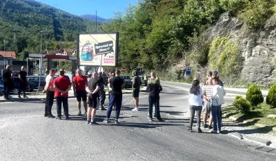 Mje&scaron;tani Ravne Rijeke traže izgradnju javne rasvjete i trotoara