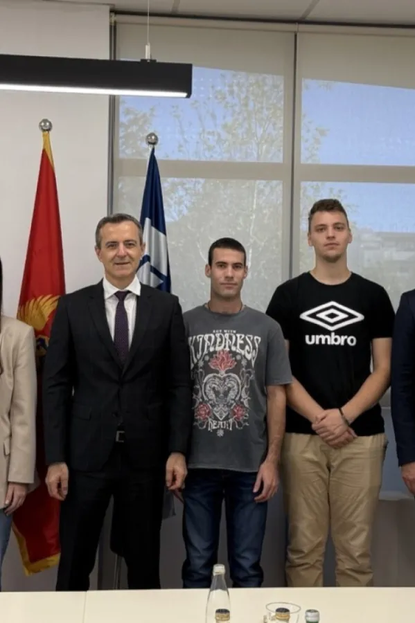 Božović čestitao timu studenata treće mjesto na evropskom takmičenju iz robotike World Robot Olympiad