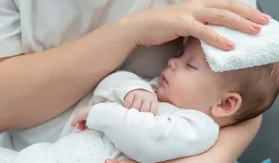Pedijatar otkriva jednu stvar koju ne biste trebali učiniti ako va&scaron;a beba ima temperaturu