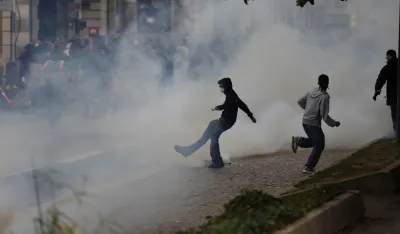 (FOTO) Tokom protesta u Francuskoj uhap&scaron;eno 309 osoba, povrijeđeno 26 policajaca