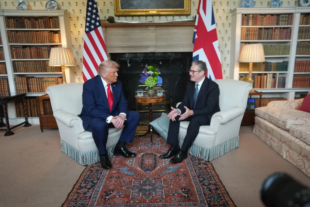 Donald Tramp i Kir Starmer 